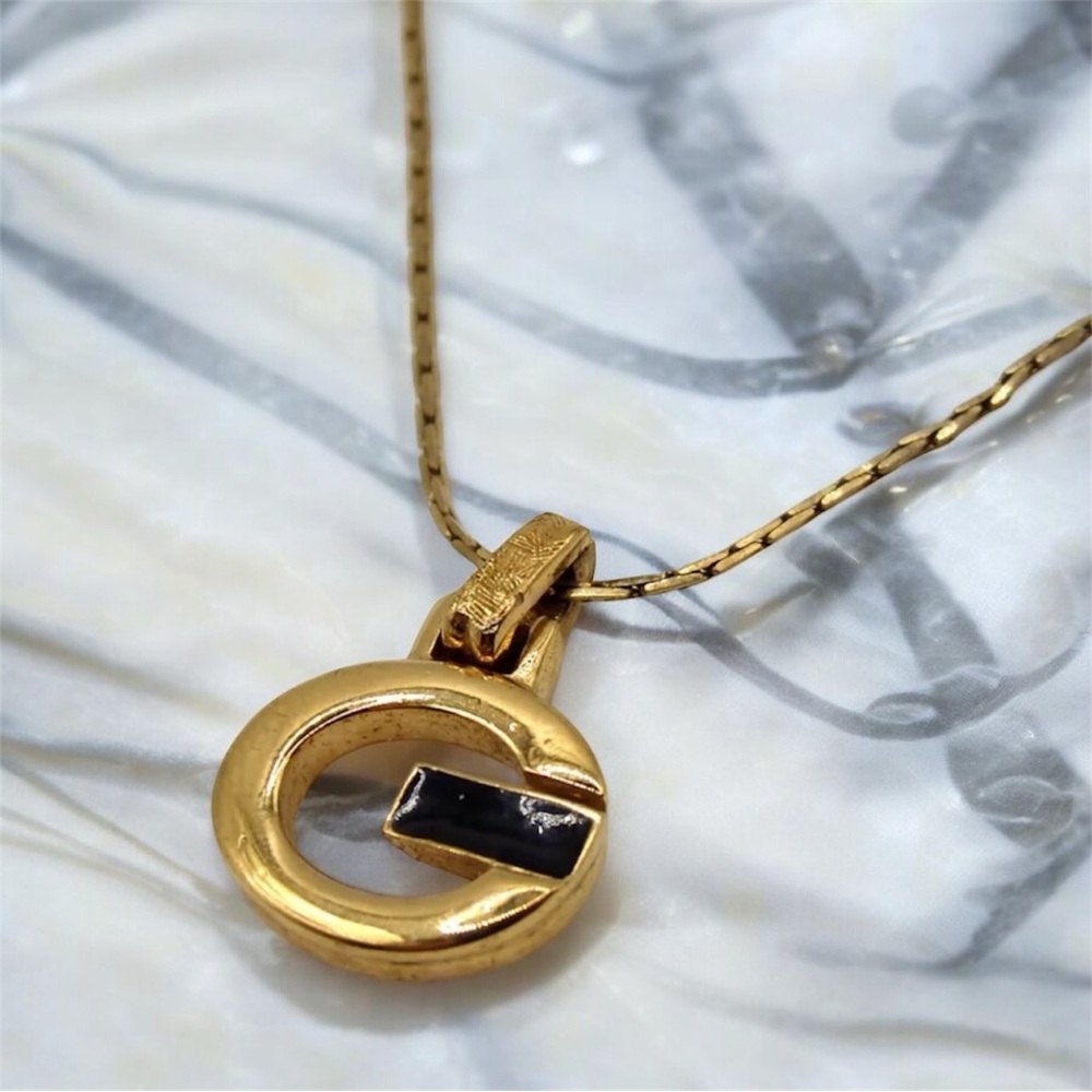 GIVENCHY G Logo Necklace ✨🤩 - Picture 3 of 9